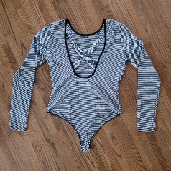 Striped long sleeve bodysuit - Picture 3 of 7